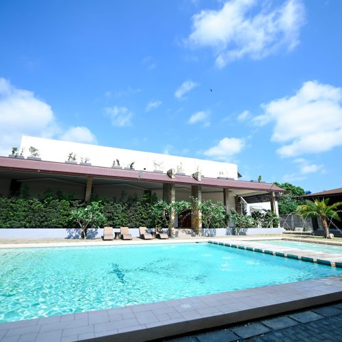 Pool and Jacuzzi BG
